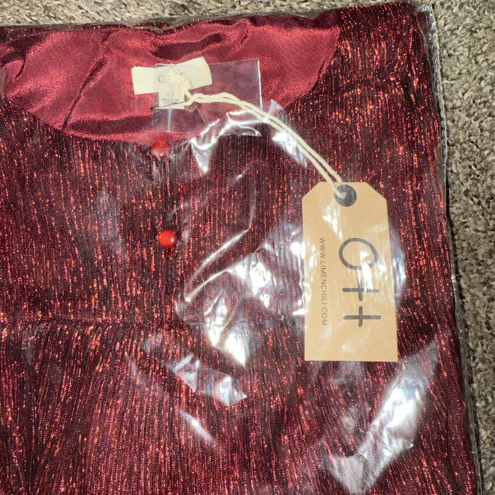 Red Metallic Top - Picture 4 of 9